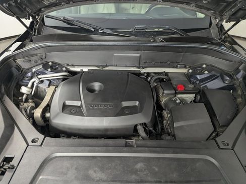 Used 2016 Volvo XC90 T6 Momentum w/ Momentum Plus Package image 9