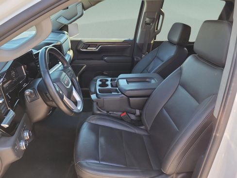 Used 2024 GMC Sierra 1500 SLT image 9