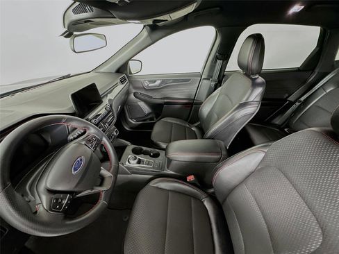 Used 2025 Ford Escape ST-Line image 11