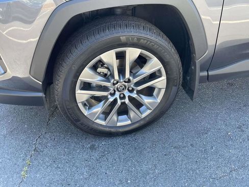 Used 2025 Toyota RAV4 XLE Premium FWD image 29