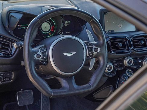 Used 2020 Aston Martin V8 Vantage Coupe image 23