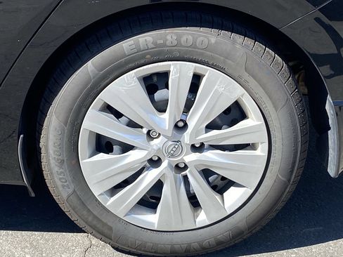 Certified 2024 Nissan Sentra S FWD image 6