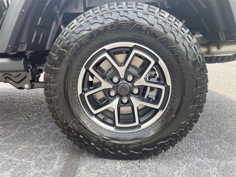 New 2025 Jeep Gladiator Rubicon w/ Convenience Group image 11