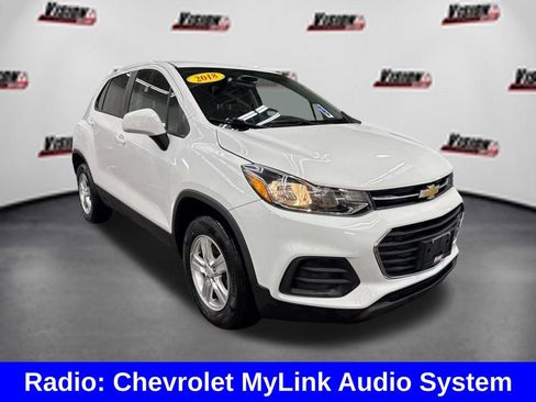 Used 2018 Chevrolet Trax LS AWD/4WD image 3