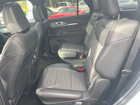 Used 2025 Ford Explorer ST-Line w/ Premium Package image 28