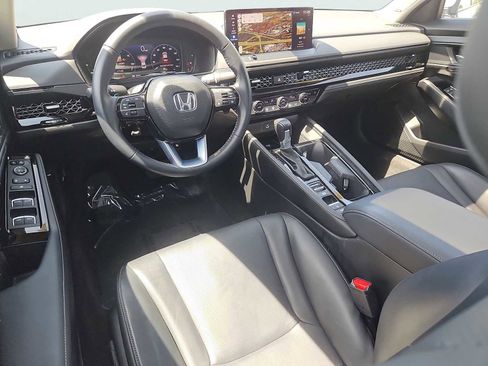 Used 2023 Honda Accord Touring image 11