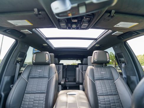 Used 2026 Cadillac Escalade V w/ LPO, ONYX Package AWD/4WD image 11
