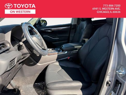 New 2025 Toyota Highlander Limited image 10