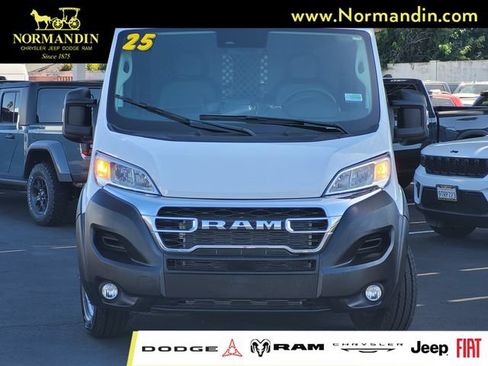 Used 2025 RAM ProMaster 2500 w/ U-Haul Equipment Group FWD image 2