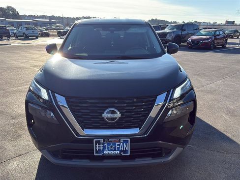 Used 2023 Nissan Rogue S image 2