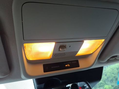 Used 2020 Mitsubishi Outlander AWD image 36