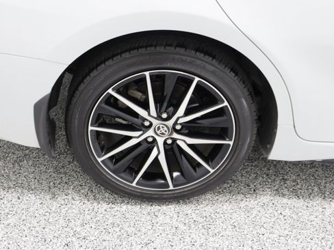 Used 2023 Toyota Camry SE image 6