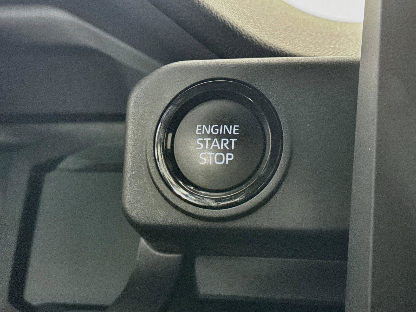 Certified 2025 Toyota Tacoma SR5 AWD/4WD image 23