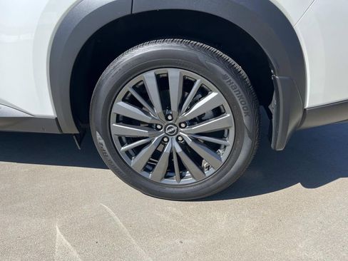 Used 2024 Nissan Pathfinder SL w/ SL Premium Package image 11