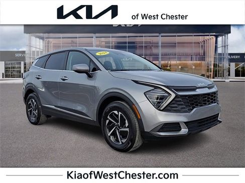 Used 2024 Kia Sportage LX image 1