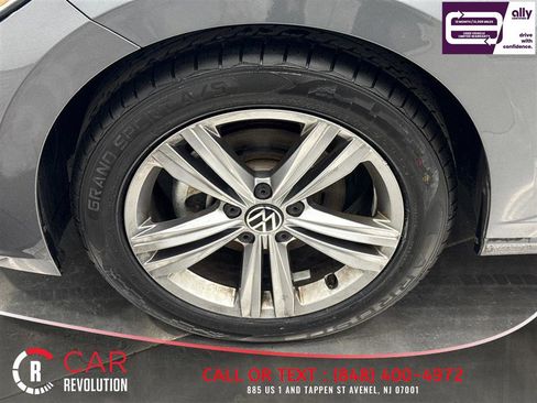 Used 2024 Volkswagen Jetta SE FWD image 49