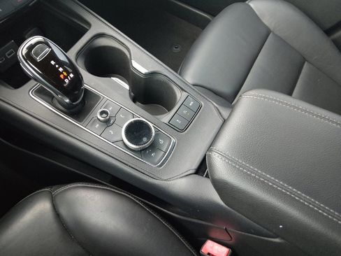 Used 2020 Cadillac XT4 Premium Luxury image 26