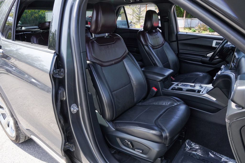 Used 2020 Ford Explorer Platinum w/ Premium Technology Package AWD/4WD image 40