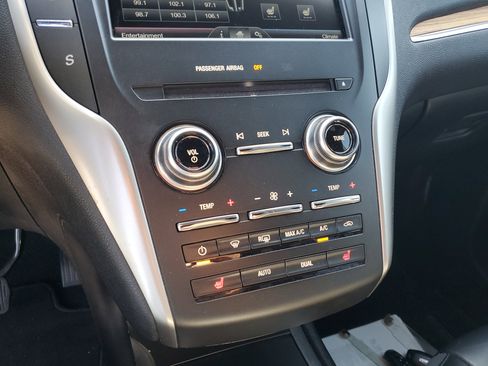 Used 2015 Lincoln MKC FWD w/ Equipment Group 101A Select image 24