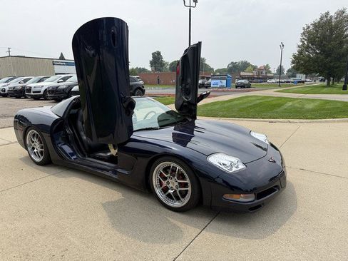 Used 1999 Chevrolet Corvette 2LT w/ Performance Handling Pkg image 3