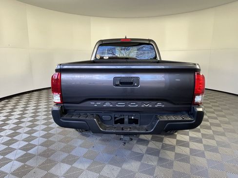 Used 2019 Toyota Tacoma SR image 4