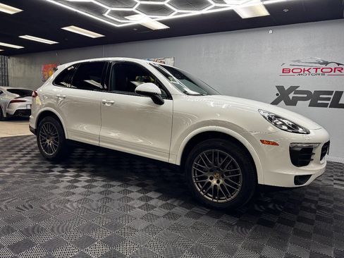 Used 2018 Porsche Cayenne image 2