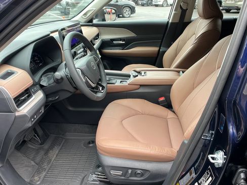 New 2026 Toyota Grand Highlander AWD image 9