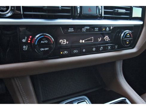 Used 2024 Nissan Pathfinder Platinum w/ Cargo Package image 29