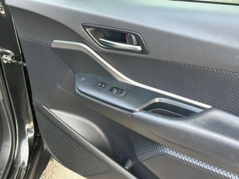 Used 2021 Toyota C-HR LE FWD image 20
