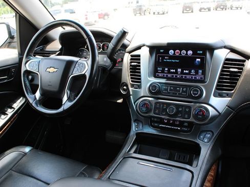 Used 2018 Chevrolet Tahoe Premier RWD image 10