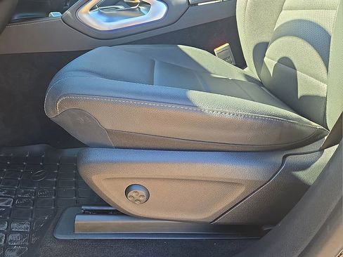 Used 2025 Mercedes-Benz GLE 350 4MATIC image 24