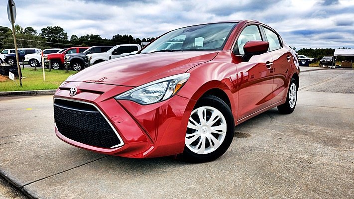 Used 2019 Toyota Yaris L FWD image 1