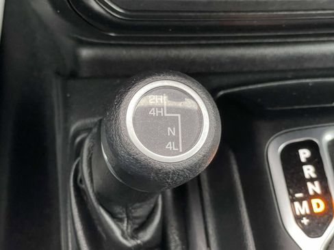 Used 2022 Jeep Wrangler Unlimited Willys image 29