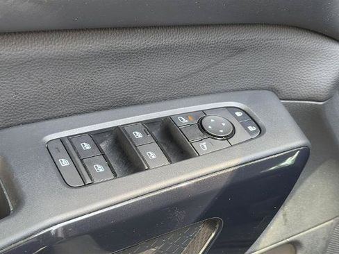 Certified 2025 Nissan Pathfinder SV w/ SV Premium Package AWD/4WD image 15