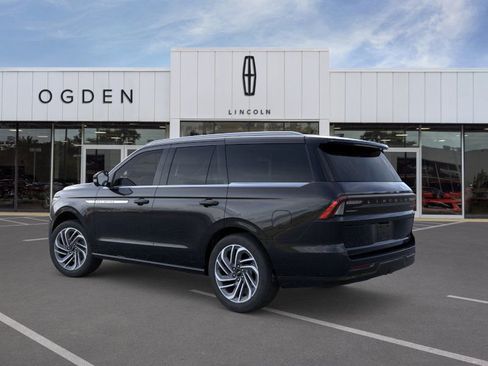 New 2025 Lincoln Navigator Reserve image 4