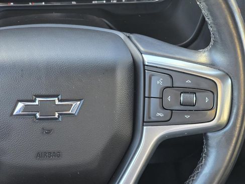 Used 2022 Chevrolet Suburban Z71 image 17