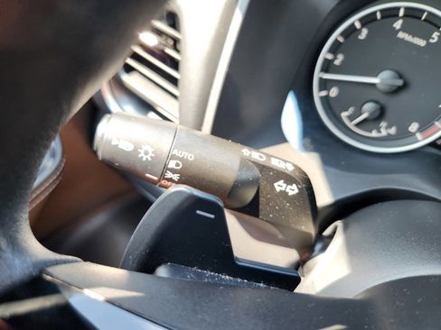 Used 2023 Nissan Rogue SV image 20