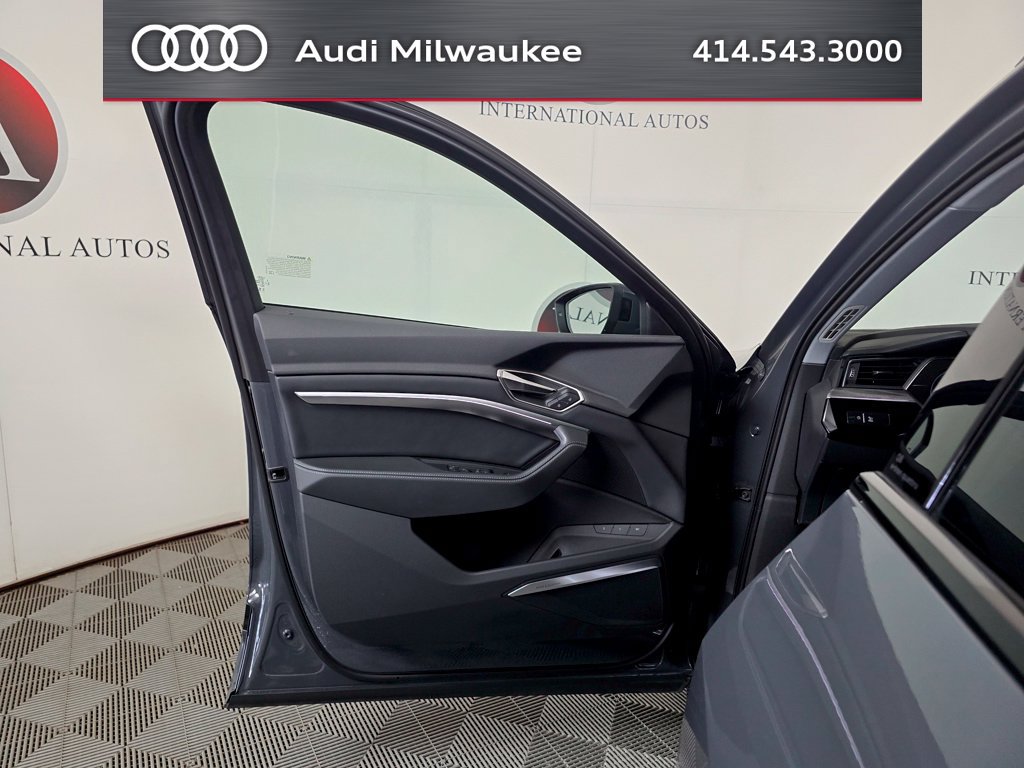 Used 2024 Audi Q8 e-tron Prestige w/ Prestige Package AWD/4WD image 12