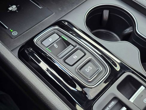 Used 2025 Honda Pilot TrailSport image 37