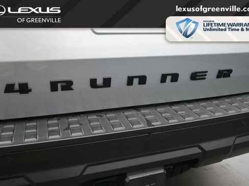 Used 2025 Toyota 4Runner TRD Off-Road Premium AWD/4WD image 11