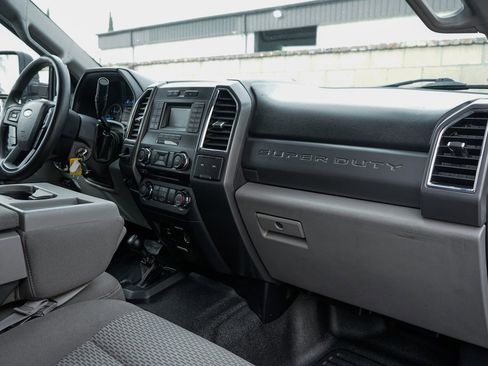 Used 2017 Ford F550 4x4 Crew Cab Super Duty image 38