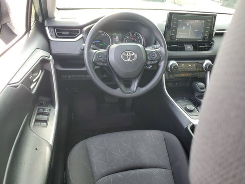 Used 2022 Toyota RAV4 XLE w/ Convenience Package image 11