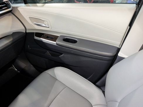 Used 2021 Toyota Sienna XLE w/ XLE Plus Package image 39