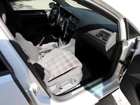 Used 2018 Volkswagen GTI S image 12