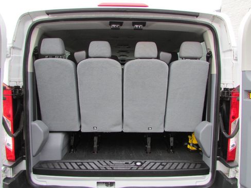 Used 2015 Ford Transit 350 XLT RWD image 5