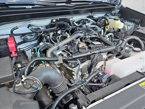 Used 2025 Toyota Tacoma SR5 AWD/4WD image 15