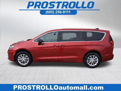 New 2026 Chrysler Pacifica Select