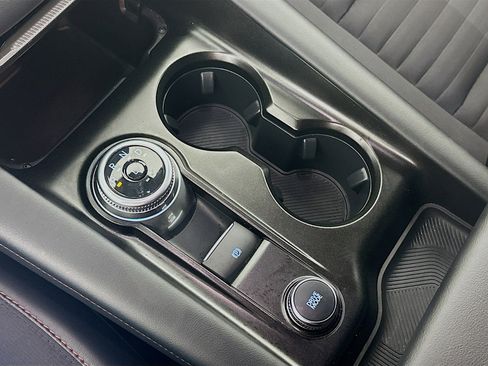 Used 2025 Ford Explorer ST-Line w/ ST-Line Street Pack image 25