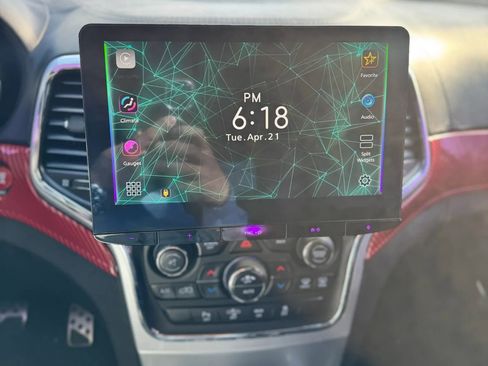 Used 2014 Jeep Grand Cherokee SRT image 21