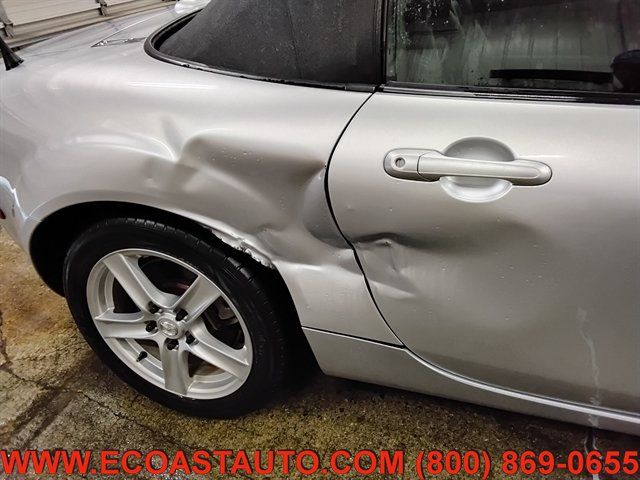 Used 2006 MAZDA MX-5 Miata RWD image 16